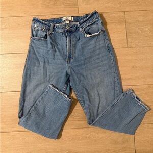 Abercrombie & fitch- curve love high rise mom jean-size 8 XS